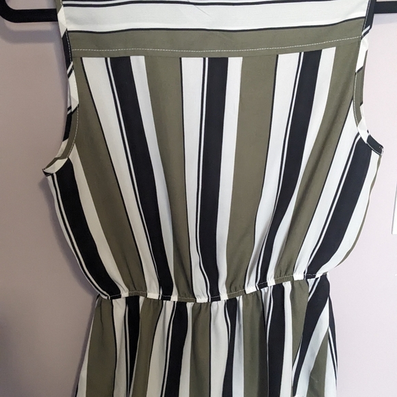 Peplum tank top blouse - Picture 3 of 4